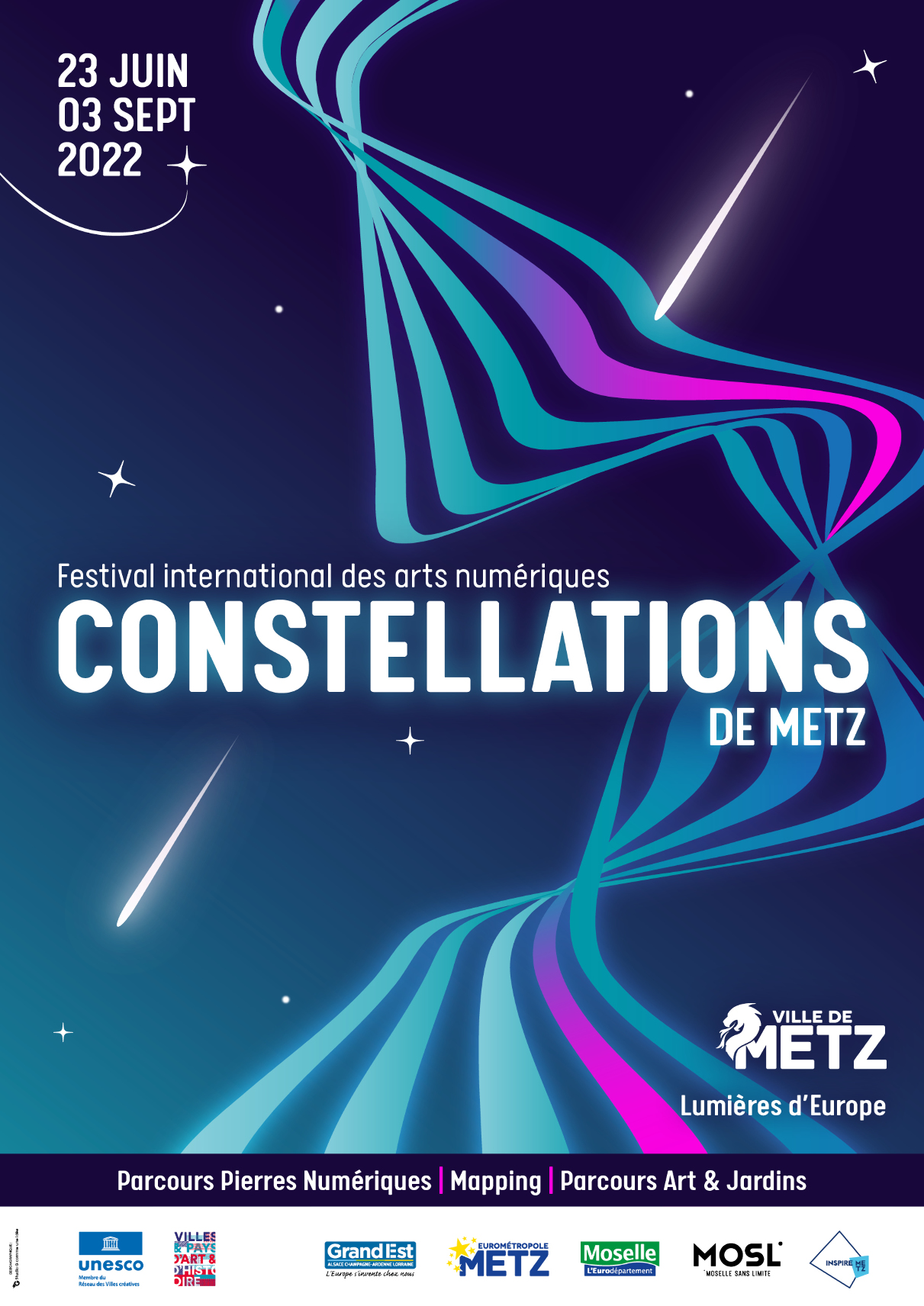 Affiche du festival Constellations. Sur fond bleu nuit se dessinent des traits lumineux du haut central au bas à droite de l'affiche